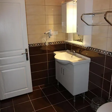 Sun Apartment *